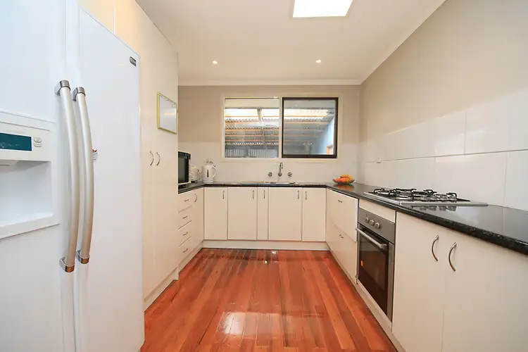 14 Silverdale Court, Springvale South VIC 3172