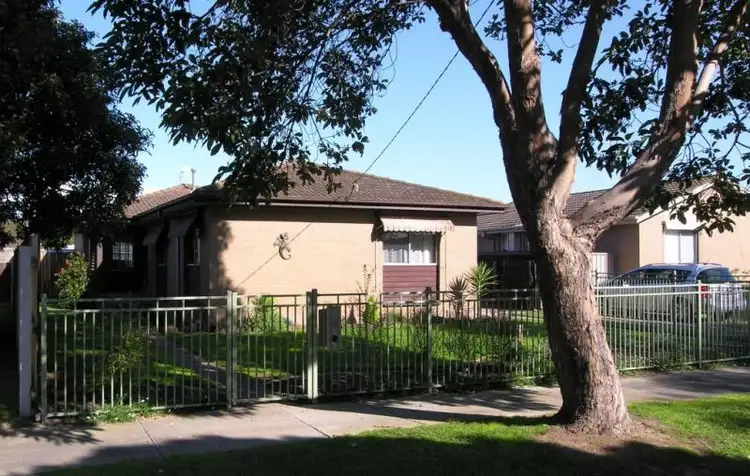 22 Jackson Avenue, Sale VIC 3850