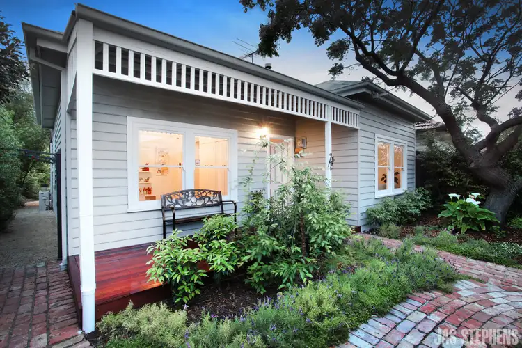 82 Ashley Street (Corner Essex St), West Footscray VIC 3012