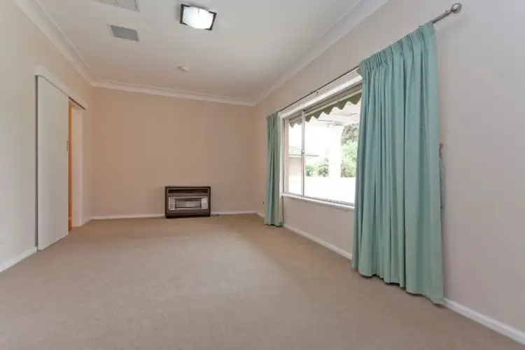 Fifth view of Homely house listing, 940 Calimo Street, North Albury NSW 2640