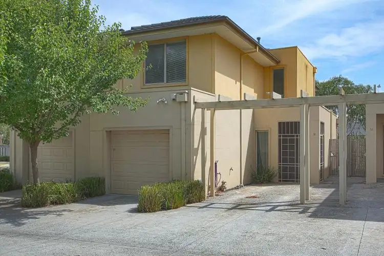 2/2 Coventry Drive, Sandhurst VIC 3977