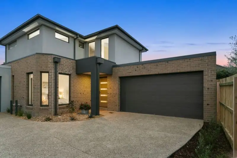 Main view of Homely townhouse listing, 2/11 Binbrook Drive, Croydon VIC 3136