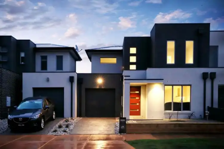 5 Moncrieff Parade, Point Cook VIC 3030