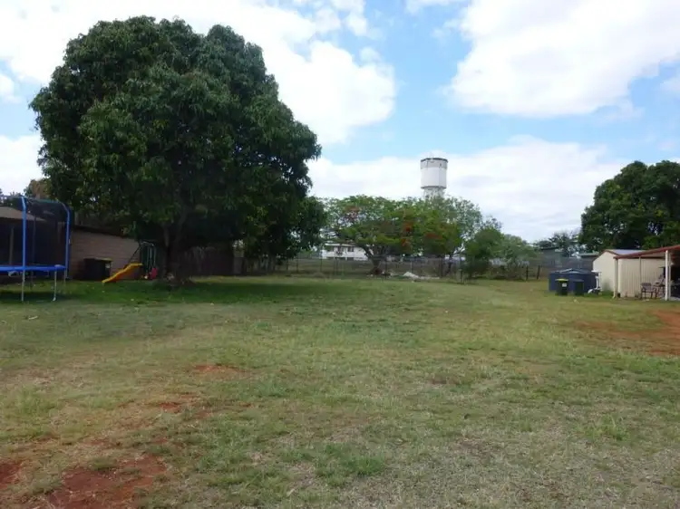 6 HINKLER STREET, Childers QLD 4660