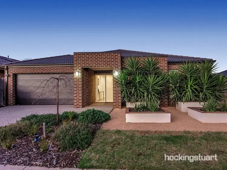 7 Wakefield Road, Taylors Hill VIC 3037