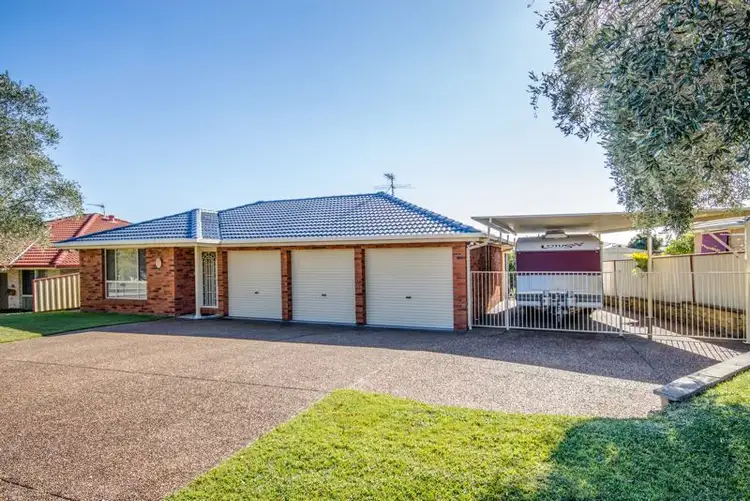 4 Carroll Avenue, Rutherford NSW 2320