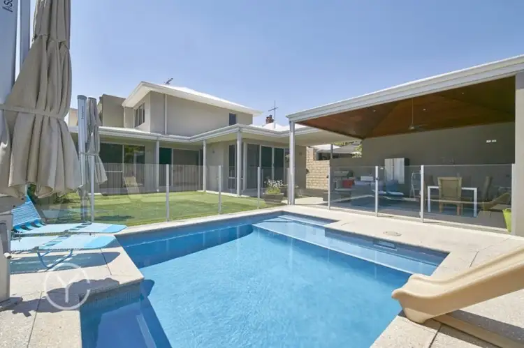 4B Denny Way, Alfred Cove WA 6154