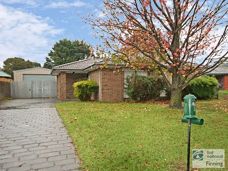 Main view of Homely house listing, 5 Lachlan Close, Cranbourne North VIC 3977