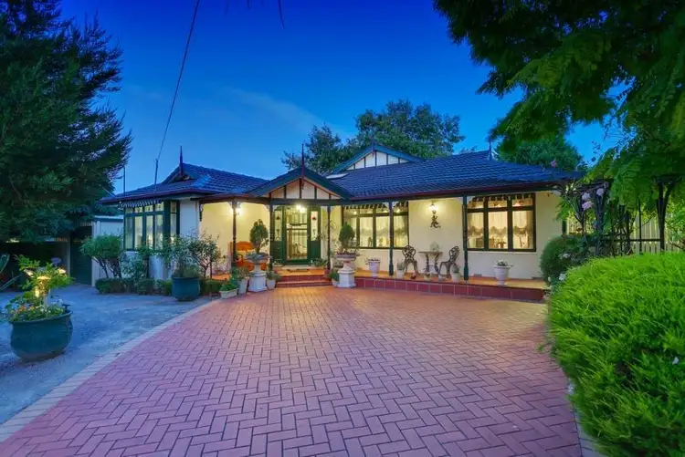 34 Blazey Road, Croydon South VIC 3136