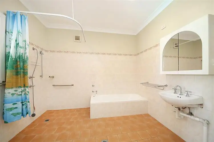 Sixth view of Homely house listing, 5 Singleton Avenue, East Hills NSW 2213