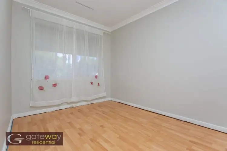 Fourth view of Homely house listing, 6 Kari Court, Camillo WA 6111