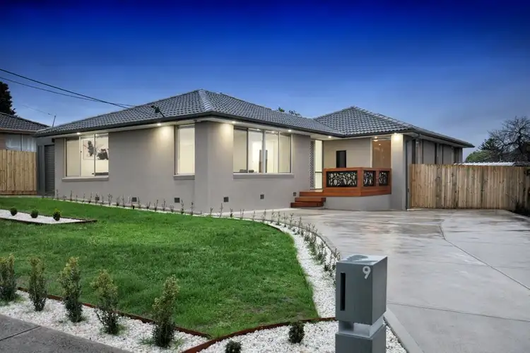 9 Fairbank Avenue, Gladstone Park VIC 3043