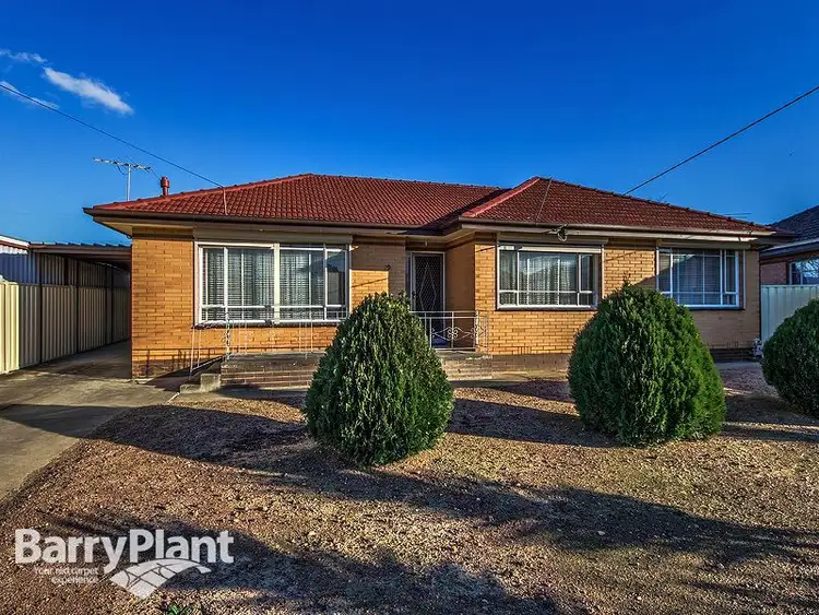 19 Clacton Street, St Albans VIC 3021