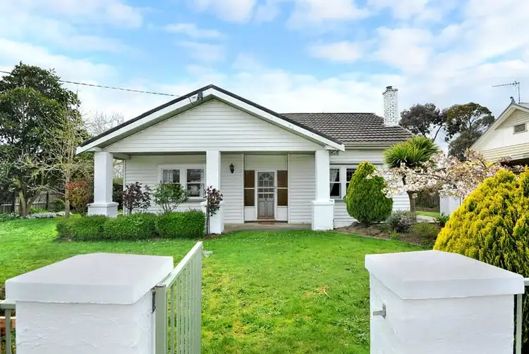 1106 Gregory Street, Lake Wendouree VIC 3350