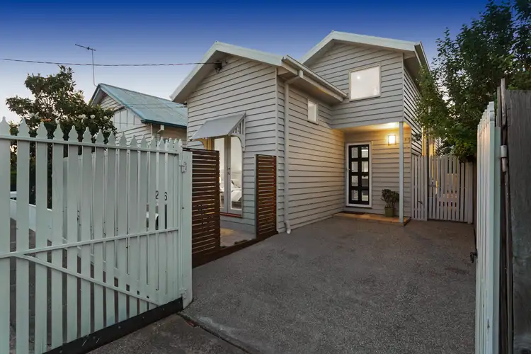 2/6 Exhibition Street, West Footscray VIC 3012