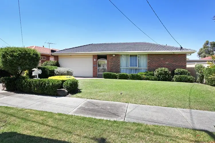 27 The Circuit, Gladstone Park VIC 3043