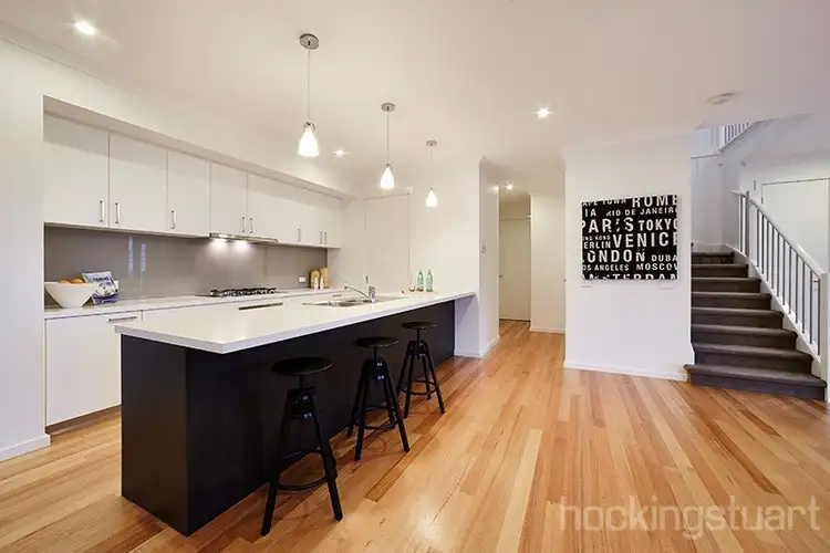 Second view of Homely house listing, 4 Vine Court, Bentleigh East VIC 3165