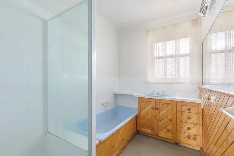 Sixth view of Homely house listing, 4 Oxford Street, Wendouree VIC 3355