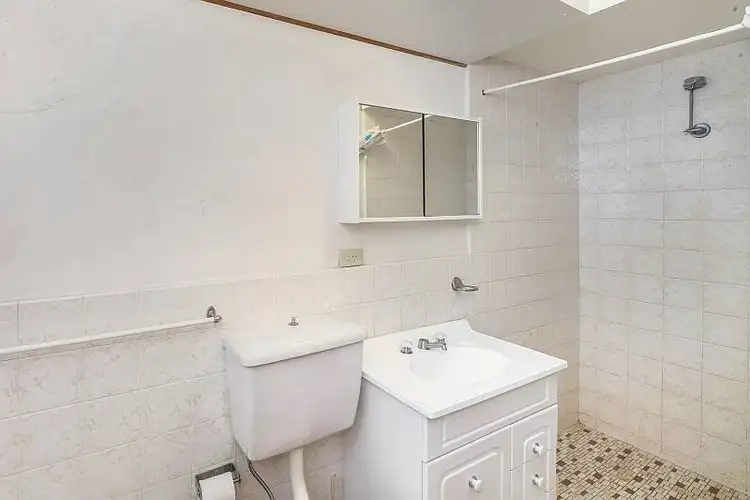 Fifth view of Homely unit listing, 1/105 Ocean Pde, Blue Bay NSW 2261