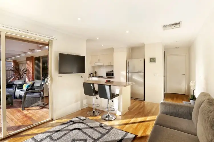 Fifth view of Homely house listing, 8 Columbia Circuit, Broadmeadows VIC 3047