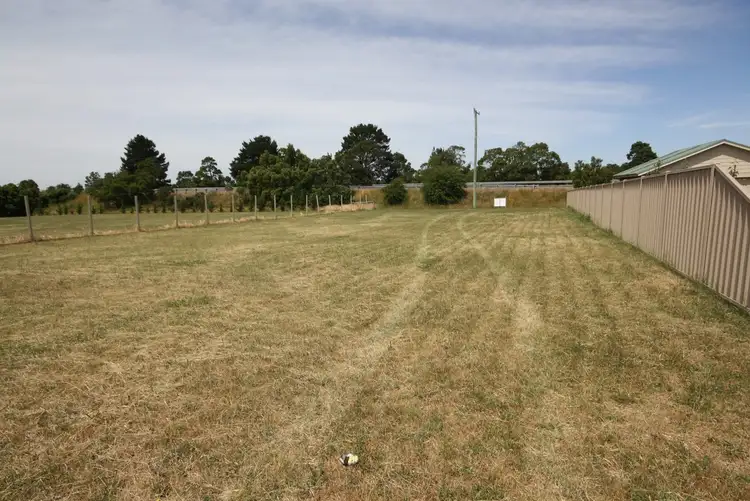 10 Lyon Place, Ballan VIC 3342