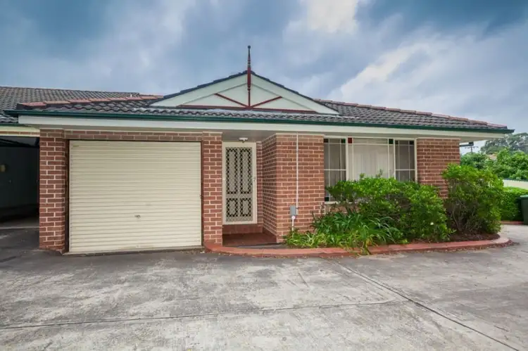 17/6 Binalong Road, Pendle Hill NSW 2145