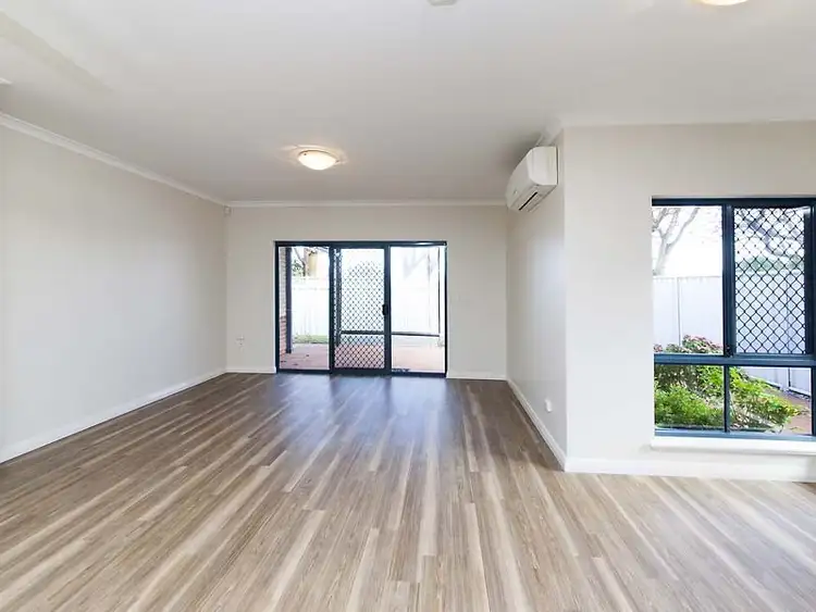 Sixth view of Homely unit listing, 2/84 Foley Village Collick Street, Hilton WA 6163