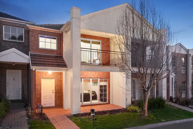 17 Illowra Walk, Blackburn South VIC 3130