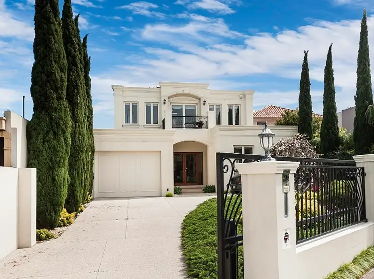 35 McIndoe Parade, Parkdale VIC 3195