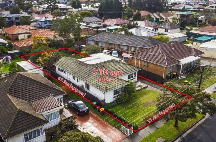4 Almond Avenue, Brooklyn VIC 3012
