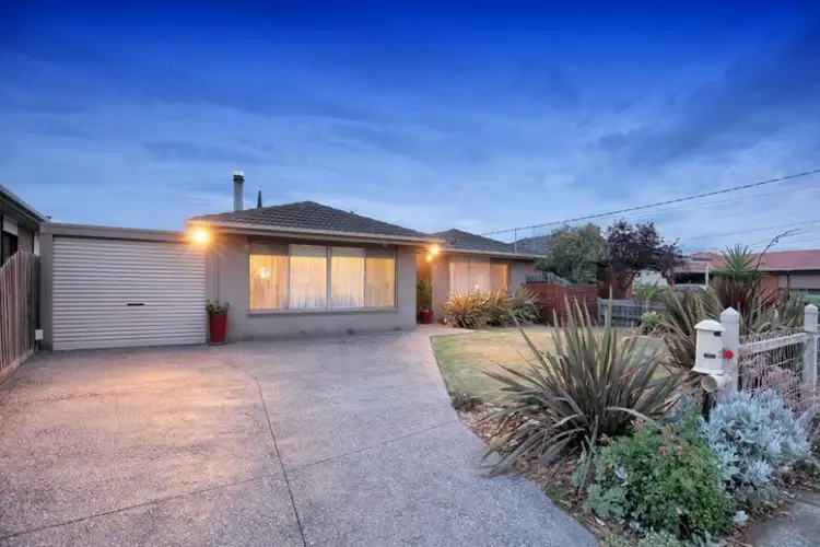 21 Prior Avenue, Gladstone Park VIC 3043
