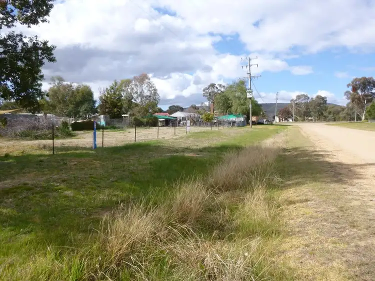 16 Trengove Road, Koorawatha NSW 2807