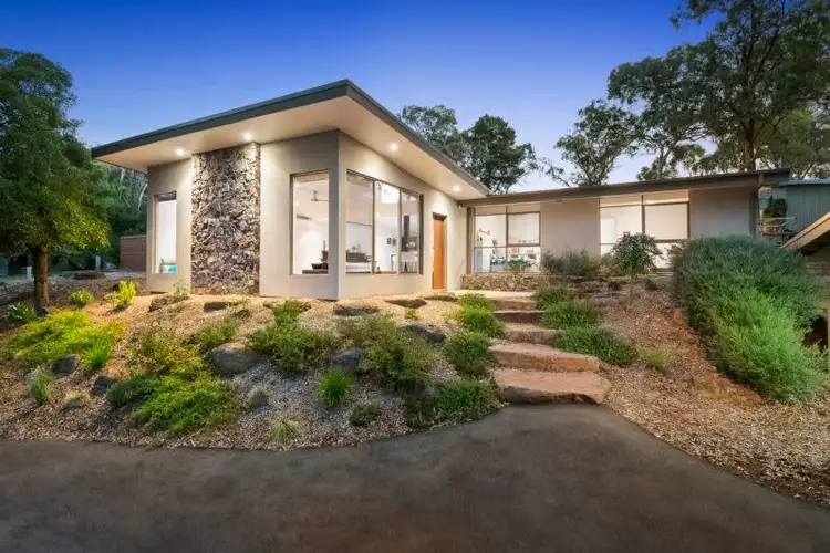 58 Research-Warrandyte Road, Research VIC 3095