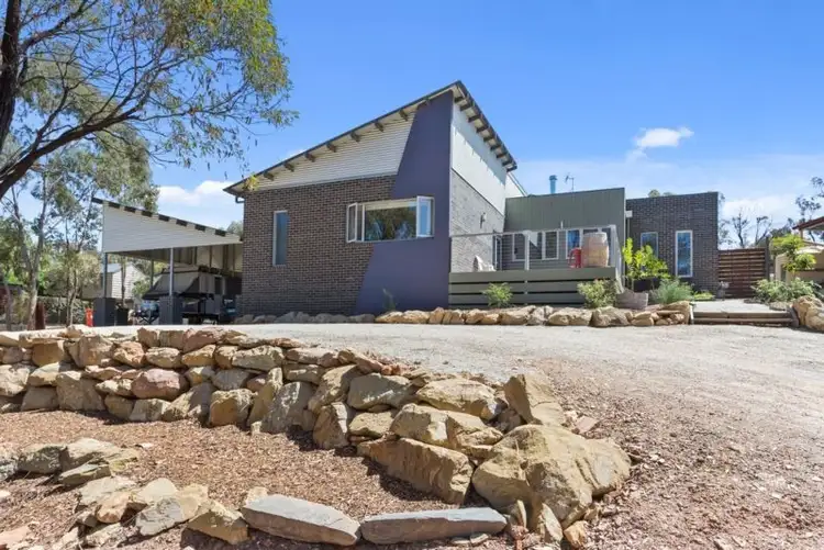 15 Kathleen Terrace, Maiden Gully VIC 3551