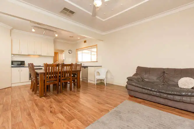 Fifth view of Homely house listing, 18 Tatra Avenue, Mildura VIC 3500