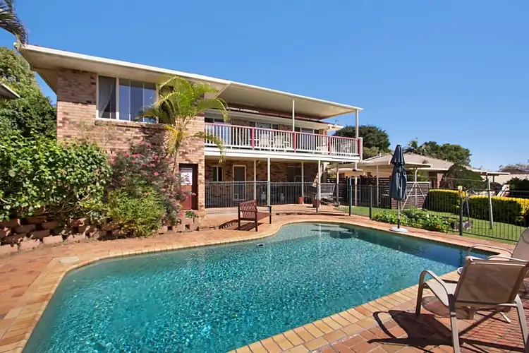 12 Chestnut Drv, Banora Point NSW 2486