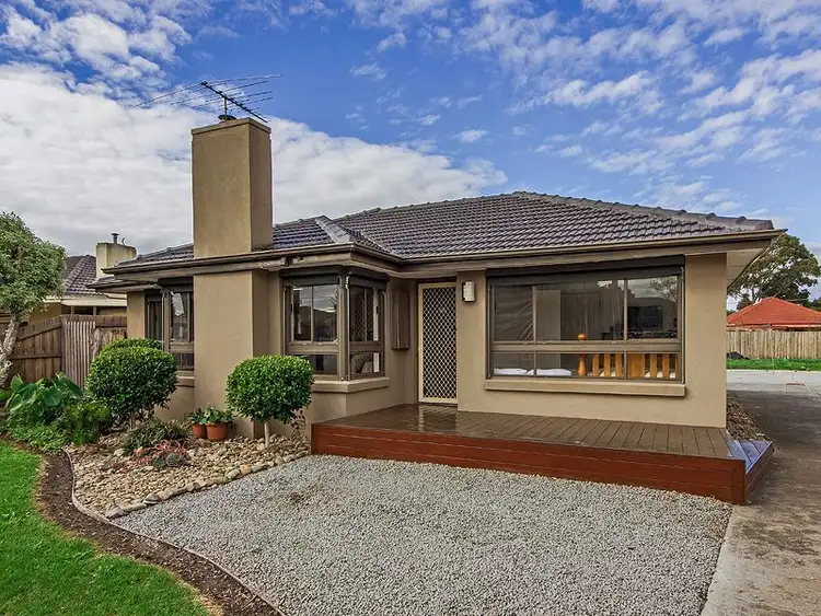 1/8 McRae Avenue, St Albans VIC 3021
