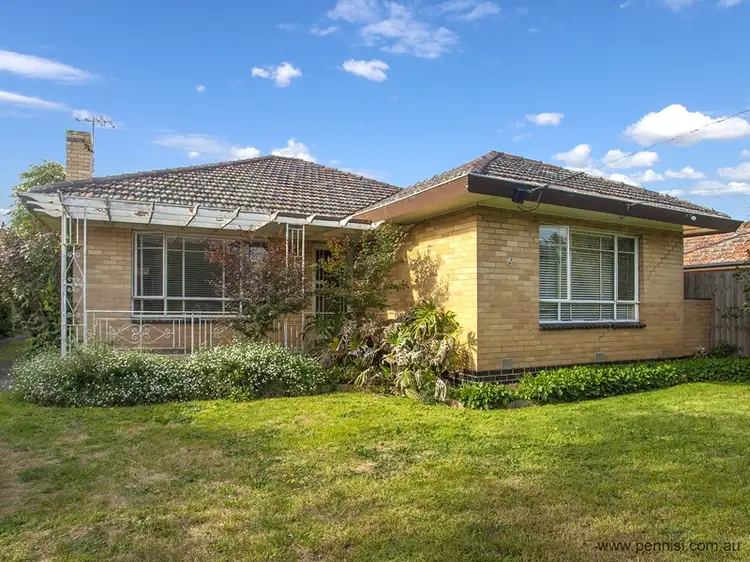 9 Talbot Road, Strathmore VIC 3041
