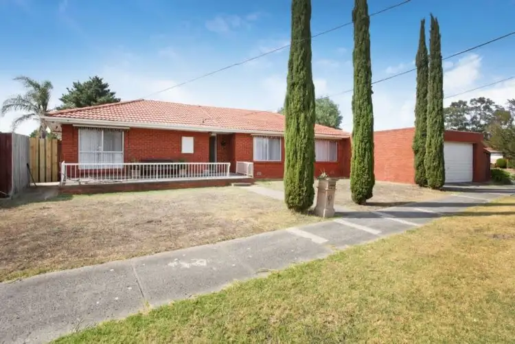 7 Windermere Crescent, Gladstone Park VIC 3043