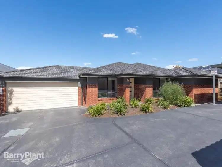 2/3 Stradbroke Road, Boronia VIC 3155