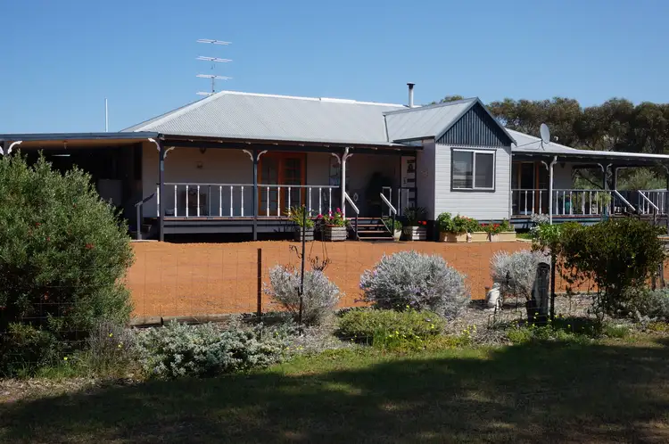 5498 Great Southern Highway, York WA 6302