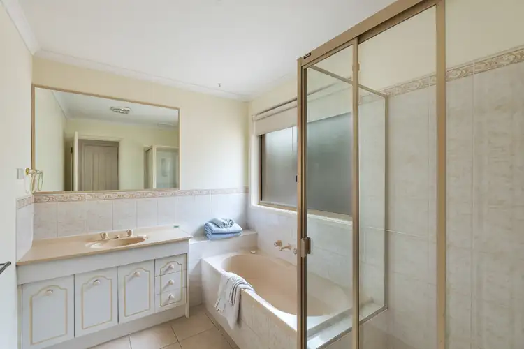 Seventh view of Homely house listing, 4 Samuel Evans Court, Seabrook VIC 3028