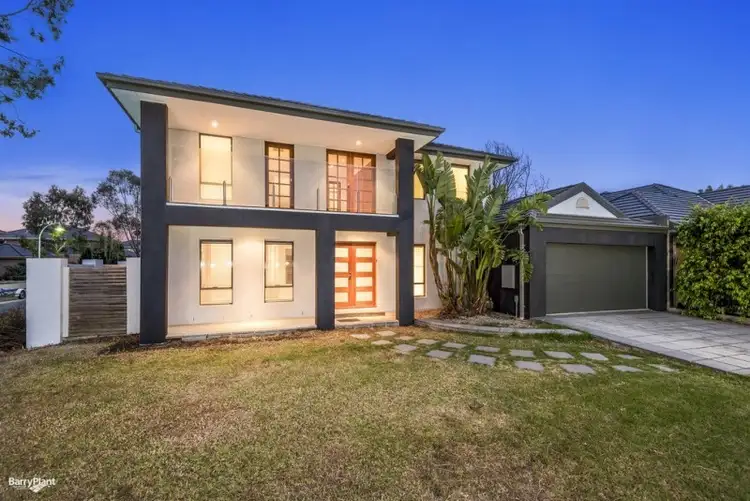 5 Winter Way, Sanctuary Lakes VIC 3030