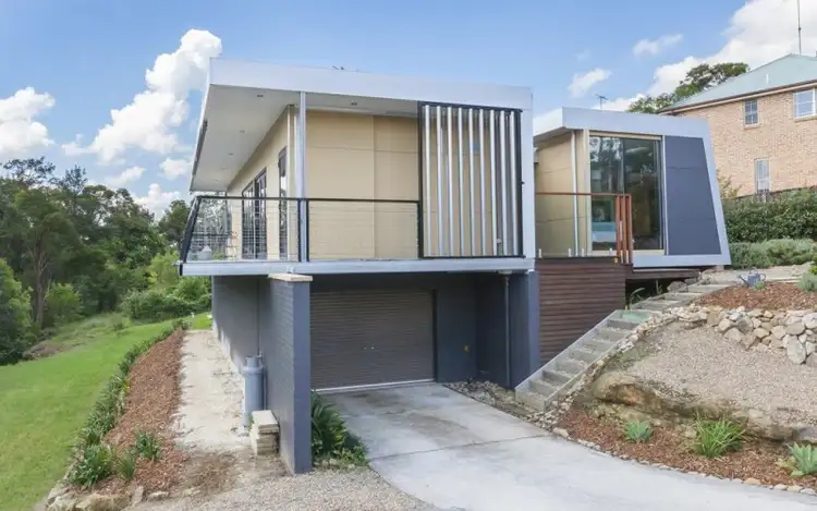 2 Stuart Avenue, Springwood NSW 2777