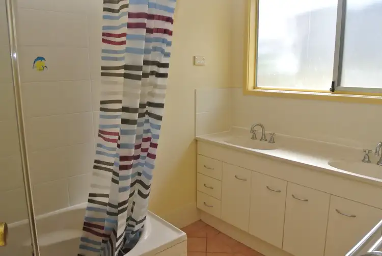 Seventh view of Homely house listing, 2 Silverwattle Drive, Medowie NSW 2318