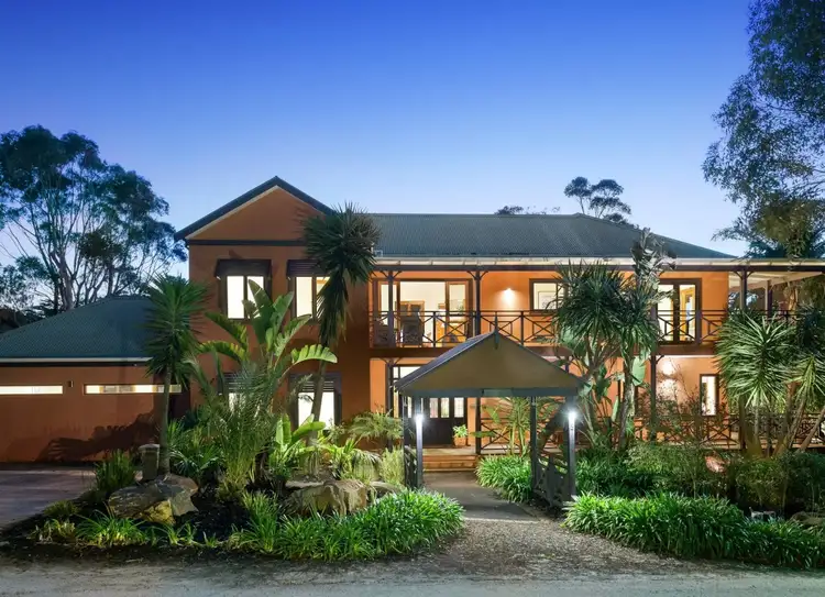 2 Waratah Avenue, Mornington VIC 3931