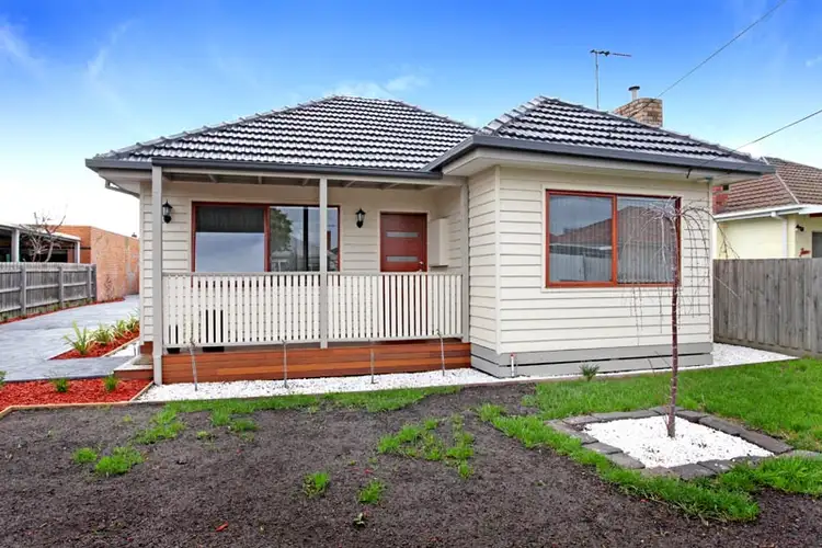 1/4 Bradman Street, Sunshine North VIC 3020