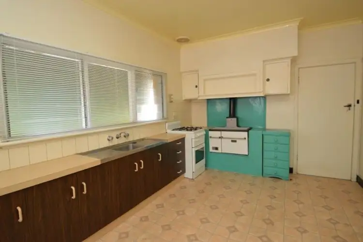Third view of Homely house listing, 6 Esmond Street, Wangaratta VIC 3677