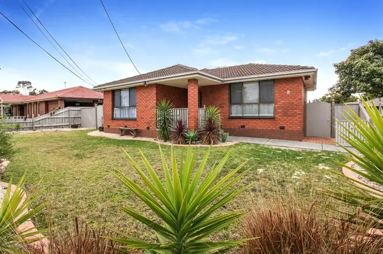 8 Larissa Avenue, Tullamarine VIC 3043