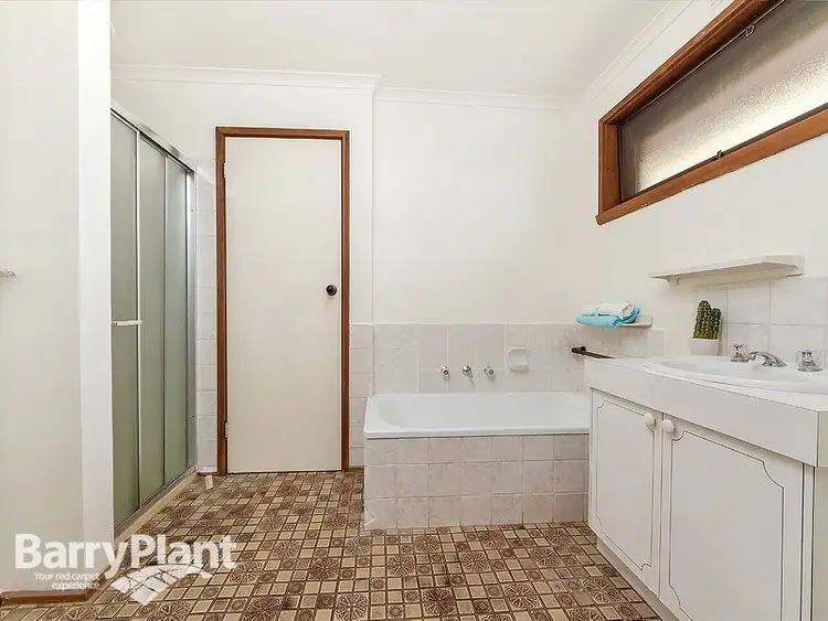 Sixth view of Homely house listing, 11 Tullaroop Court, St Albans VIC 3021
